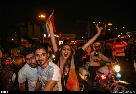 تصاویر شادی مردم پس از دیدار فوتبال ایران و آرژانتین