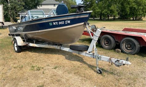 1982 17 Lund Tyee 1750 Boat With 90hp Mercury Outboard Motor And On