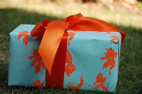 Get her the tote she deserves — this one! Best Gift Ideas for a Capricorn Woman - Numerology Sign