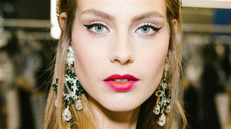 Dolce And Gabbana Spring 2018s Runway Has The Prettiest Bejeweled Crowns