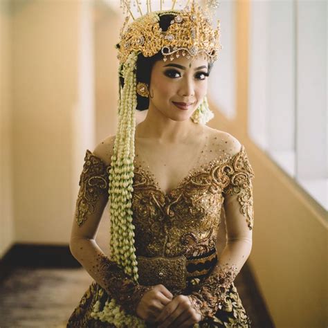 Gaun Pengantin Adat Jawa Ternyata Memiliki Banyak Perbedaan Wedding