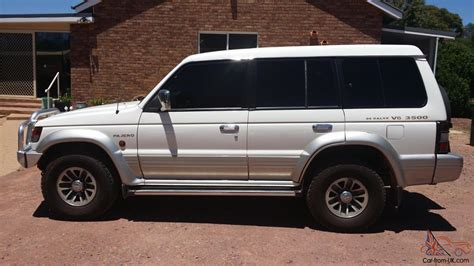 Mitsubishi Pajero Gls Lwb 4x4 2000 4d Wagon 4 Sp Automatic 4x4 3 5l In