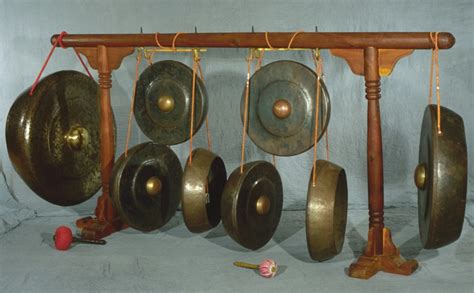 Alat Muzik Tradisional Gong