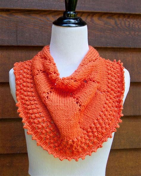 Largest range of knitting yarn, patterns, needles, books and accessories from all of your favourite knitting brands malabrigo, madelinetosh, manos del uruguay, hiya hiya, chiaogoo, etc the best price. Shelton Cowl | AllFreeKnitting.com