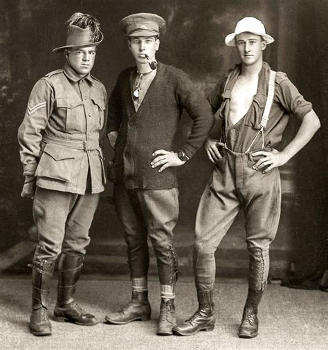 Three Jaunty Aussie Diggers Ww1 Im Trying To Work Out Their