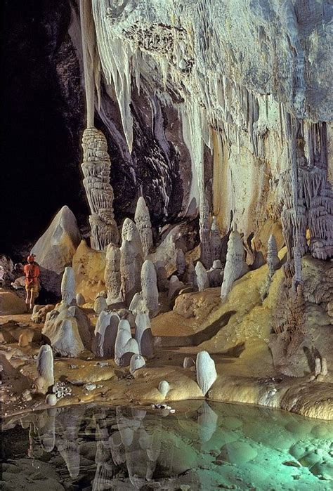Ancient Carlsbad Caverns Pool Never Seen By Humans Discovered 700 Feet