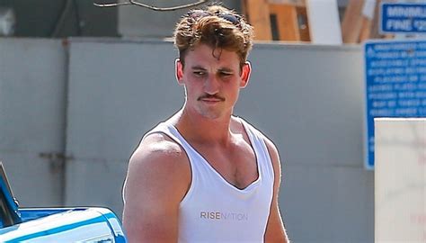 Miles Teller Shows Off His Buff Muscles For ‘top Gun’ Role Miles Teller Just Jared
