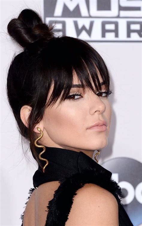 Kendall Jenner Amas 2015 American Music Awards Emma Watson Kendall Jenner Bangs Chokers