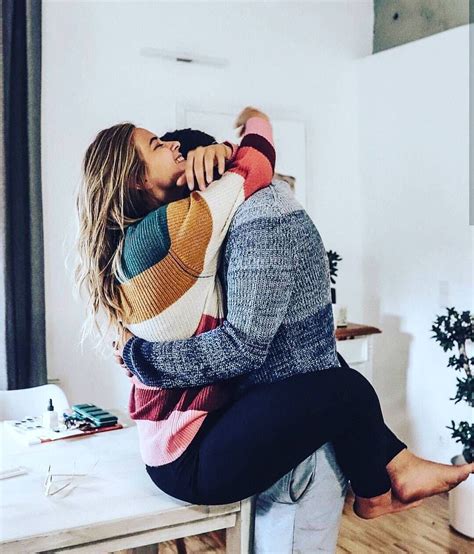 Couple The Sweetest Hug Ever 😋😄😘😘 Couples Instagram Couples Couple Goals