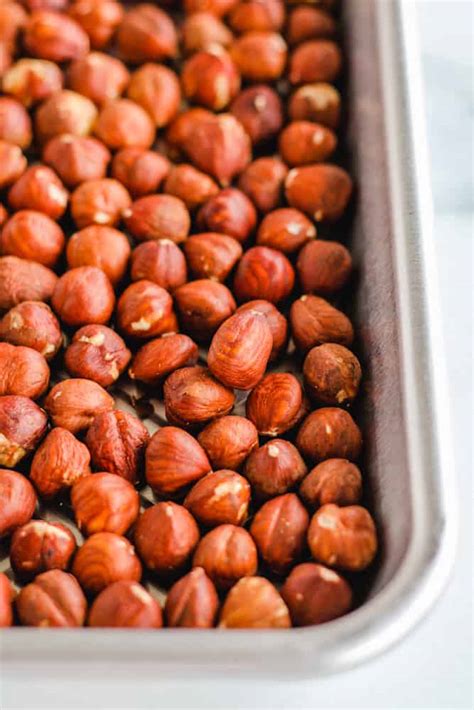 How To Roast Peel Hazelnuts Two Methods The Honour System