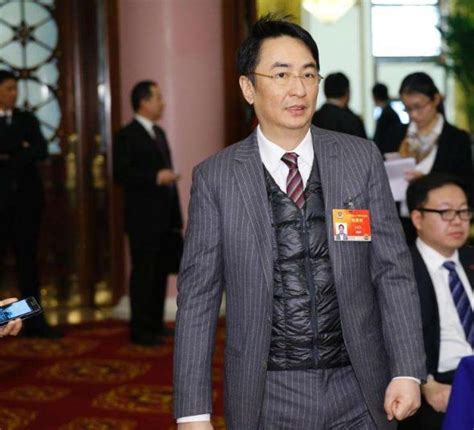 人文社會科學院 李兆基商業管理學院 教育及語文學院 護理及健康學院 科技學院 李嘉誠專業進修學院. 李家傑：李兆基拿了筆錢讓女孩跟兒子分手，分手後李家傑至今未婚 - 每日頭條
