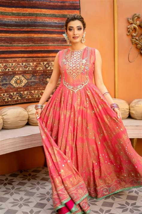 Pin By Beautiful Collection On Nawal Saeed Pleated Dress Flare Dress