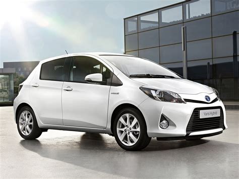 Toyota Yaris Blanco Wallpapers Hd Desktop And Mobile Backgrounds