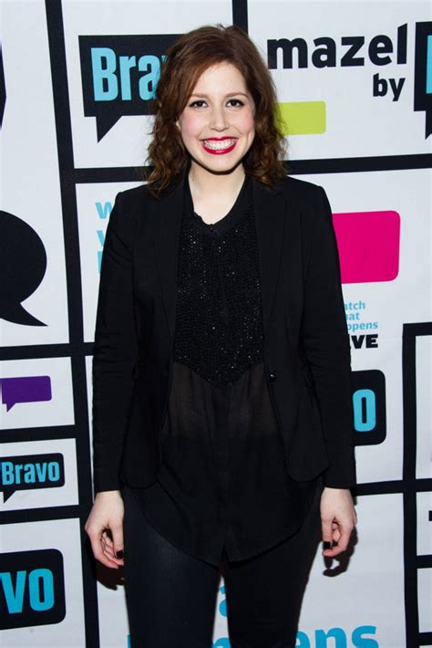 Vanessa Bayer Of Saturday Night Live Talks About Her Beauty Routine And Miley Cyrus Glamour