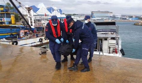 تركيا العثور على جثتي لاجئين سوريين أجبرا على القفز من قارب كان يجب أن يوصلهما لقبرص
