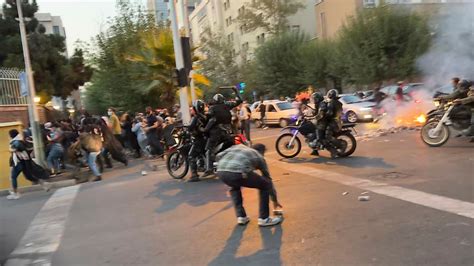 polizist bei protesten im iran getötet blick