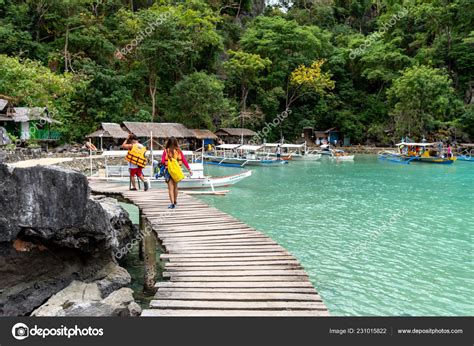 Nov 2018 Tourists Visiting Kayangan Lake Coron Island Palawan