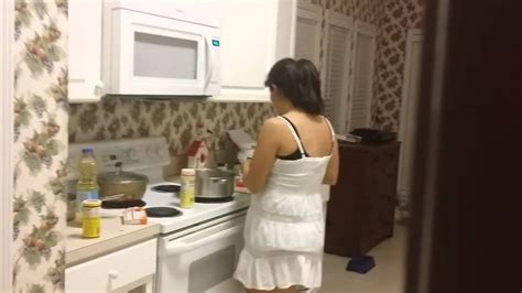 Mamacita Spanish Caliente Singing Song Lovely Nina Beautiful Woman In Kitchen Lol Funny Cooking