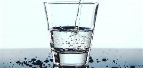 ما حكم شرب الماء وقت اذان الفجر في رمضان