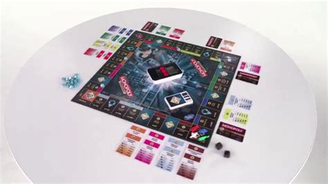 Monopoly banco electrónico trae una unidad de banco electrónico multiuso con tecnología táctil que hace el juego más rápido y divertido. Monopoly Banco Electronico Posnet B6677 Hasbro - YouTube