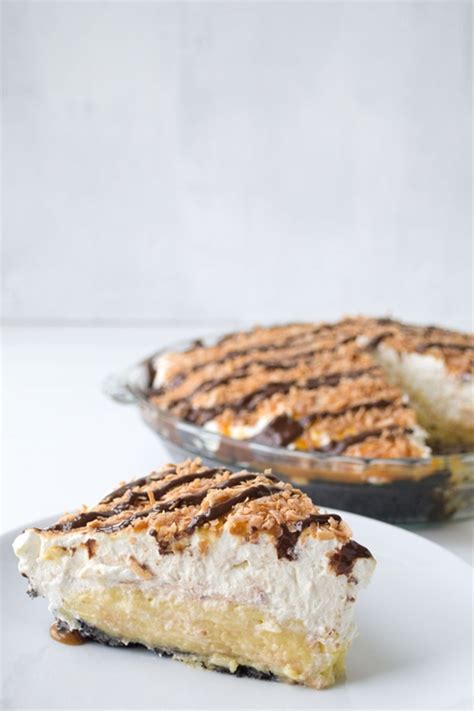 Time to satisfy your samoa cookie cravings. Samoa Coconut Cream Pie recipe | Chefthisup