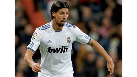 Real Madrid Transfer Rumors Vidal In Isco Khedira And Benzema Out