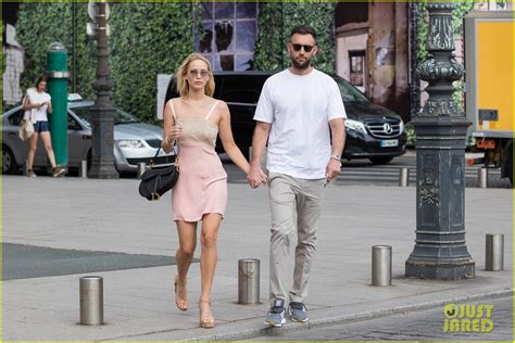 Jennifer Lawrence Cooke Maroney Hold Hands In Paris Photo 4126222