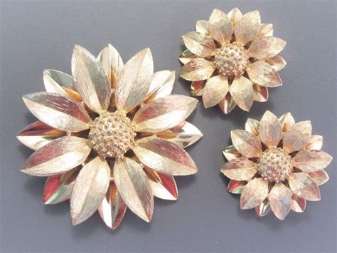 Vintage Sarah Coventry Flower Brooch And Earring Demi Jewelry Set By