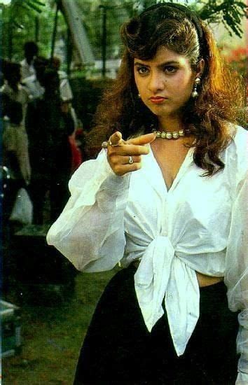 Remembering Divya Bharti Vintage Bollywood Bollywood Outfits 90s