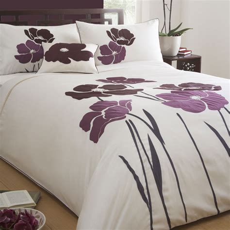 Coordinating sheets and pillows complete the look. Modern Furniture: Luxury Modern Bedding Design 2011 Collection