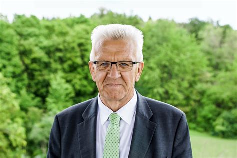Hier sammeln wir alle news und hintergrundinformationen rund um winfried kretschmann. Ministerpräsident Winfried Kretschmann | gruene-bw.de