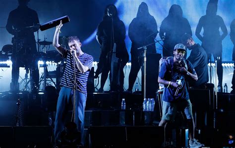 Gorillaz And Del The Funky Homosapien Perform ‘rock The House Live For