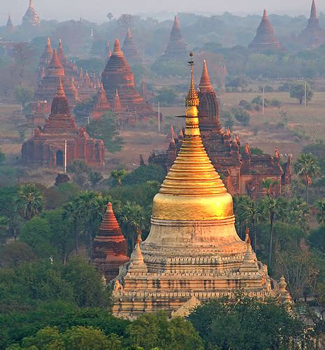 Pagan The Thousand Pagodas Plain Myanmar Travel And Tourism