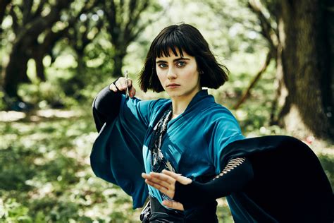 Into The Badlands Review Amcs Drama Tries Western Wuxia Collider