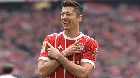 Game log, goals, assists, played minutes, completed passes and shots. Bundesliga | Robert Lewandowski: 10 things on the Bayern Munich and Poland record-breaking ...