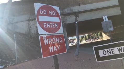 Street Signs One Way And Do Not Enter Youtube
