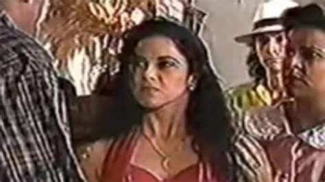 así se veía shakira en “el oasis” la primera telenovela que protagonizó la barranquillera hace