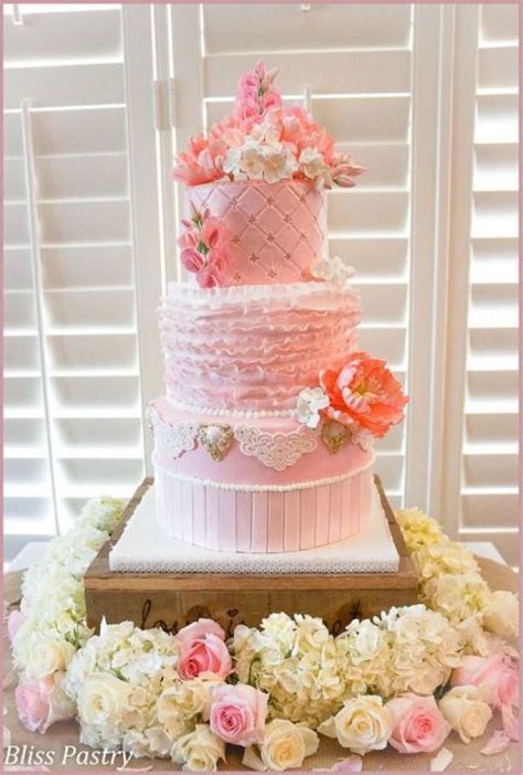 Cake Round Wedding Cakes 2752742 Weddbook