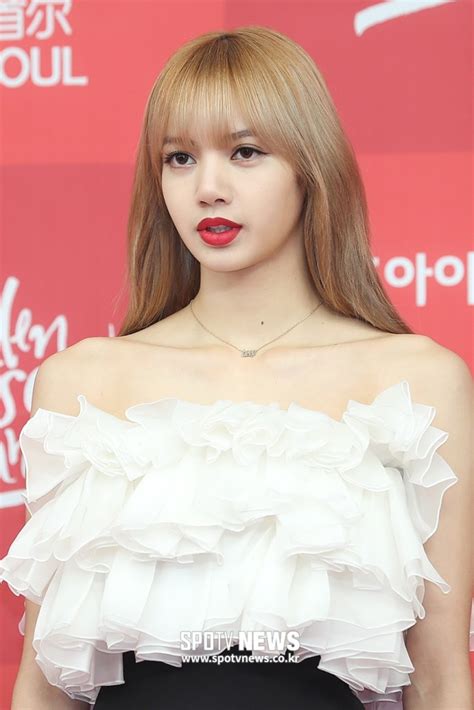 Blackpink's lisa became even more of a viral phenomenon this week when a video of her dancing to 6lack and quin's 2019 single mushroom. BLACKPINK Lisa for Dazed Korea Magazine Cover February ...