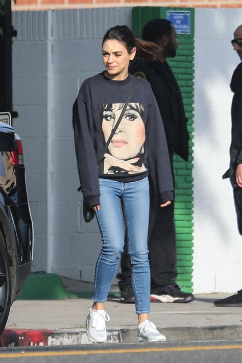 14 августа 1983, черновцы, украинская сср, ссср). Mila Kunis - Out in Beverly Hills 01/27/2020 • CelebMafia