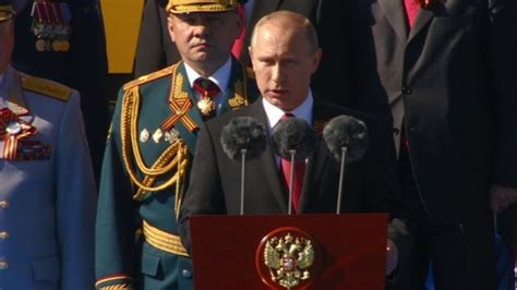 vladimir putin praises loyalty to russia at victory day parade bbc news