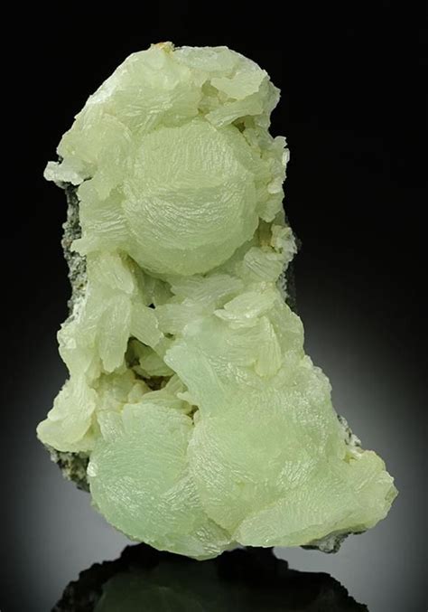 An Excellent Specimen Of Prehnite From Spain The Specimen Displaying