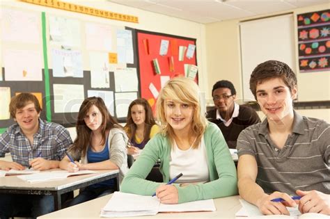 Teenage Studenten In Classroom Stockfoto Colourbox