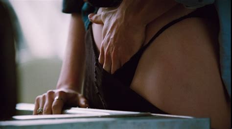 Anne Hathway Nude Love And Other Drugs The Fappening