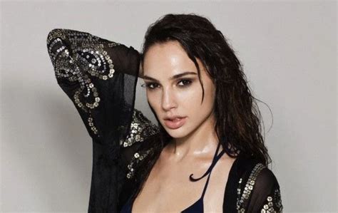 Gal Gadot Shows Off Her Thighs In Latest Thirst Trap Photos Page Sexiz Pix