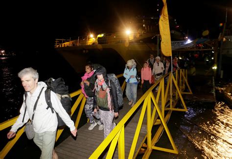 Thousands Foreign Tourists Evacuated From Gili Islands