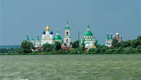 Kazan in russland ist die hauptstadt von tatarstan, einer freien republik etwa 800 kilometer östlich von moskau. Moschee Kul Sharif In Kasan Der Kreml Bei Sonnenuntergang ...