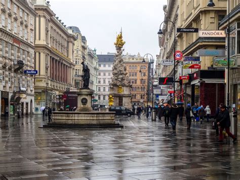 картинки : Вена, plague column, улица, в центре города, Австрия, дождь ...