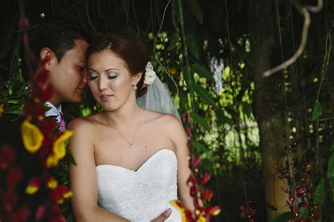 Destination Wedding Photographer In Kauai Hi Intimate Moments