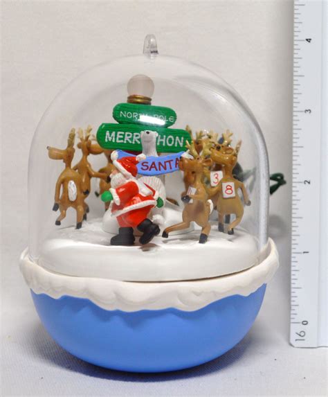 1993 Hallmark Keepsake Ornament Magic Andmotion Series North Pole